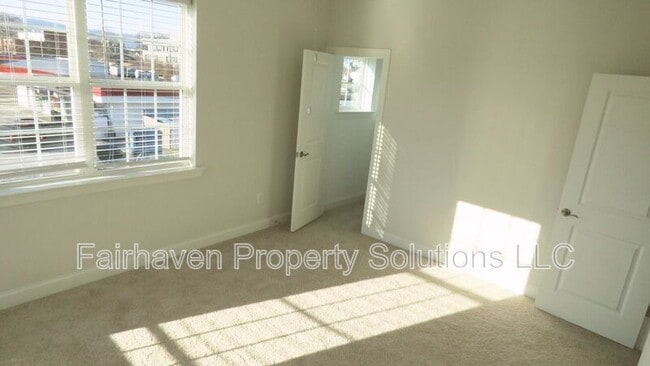 Building Photo - 1978 Mitchell Ave