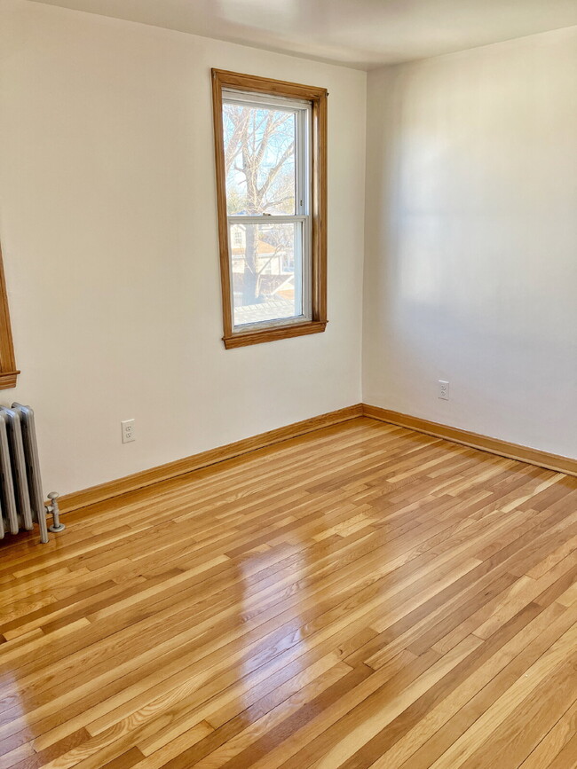 Building Photo - Newly renovated, 1 BED 1 BATH. Available NOW!