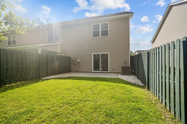Building Photo - 147 Ainsdale Dr