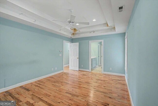 Building Photo - 6 Stonebrook Dr