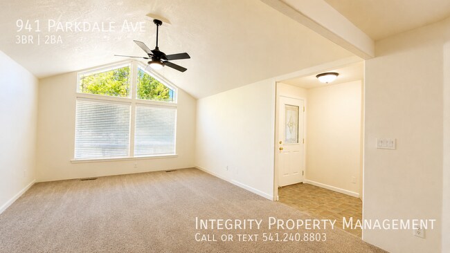 Building Photo - 941 Parkdale Ave