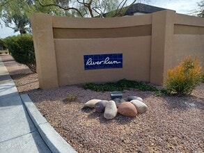 Building Photo - 1423 N Oak St