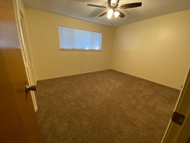 Building Photo - Cozy apartment for rent in Visalia