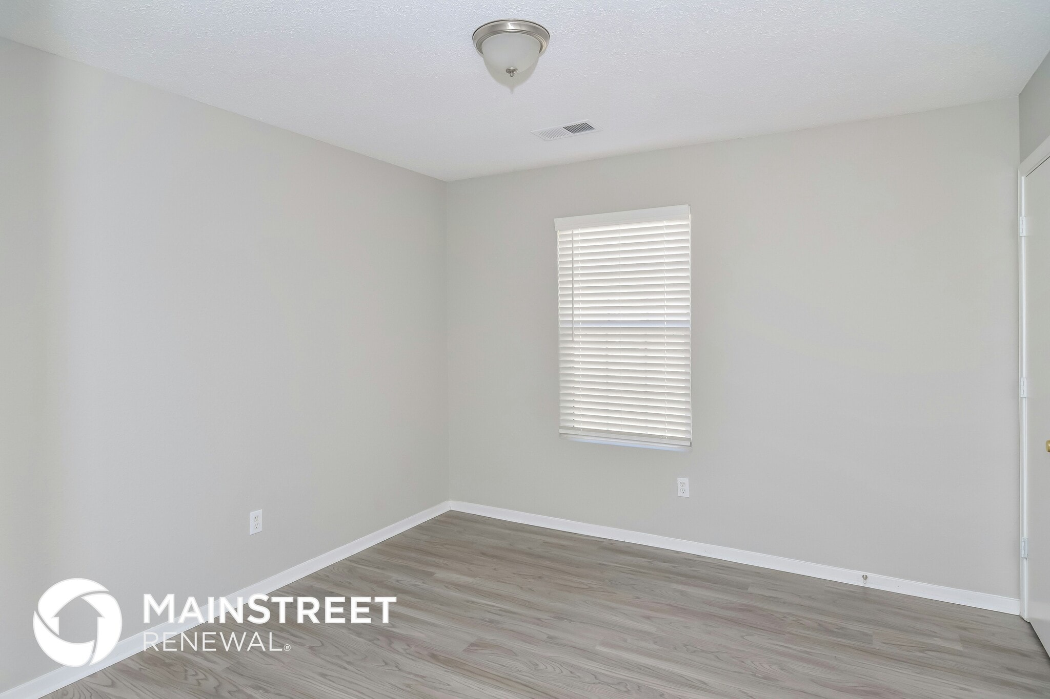 Building Photo - 4734 Waterfront Oak Dr