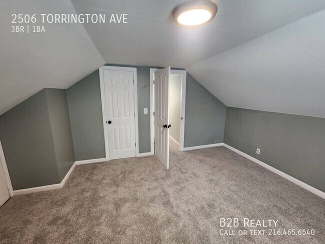 Building Photo - 2506 Torrington Ave