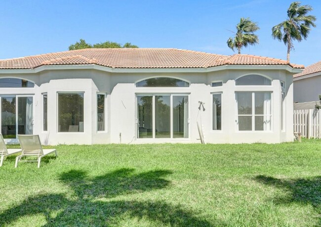 Building Photo - 3234 SW 53rd Ct