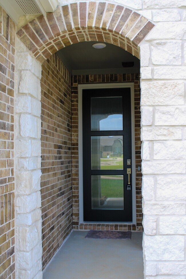 Building Photo - 15212 Tattle Crk Ln