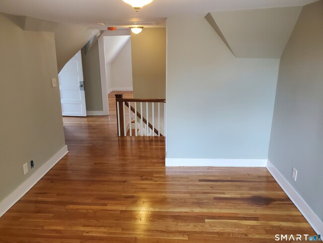 Building Photo - 31 Bellevue St