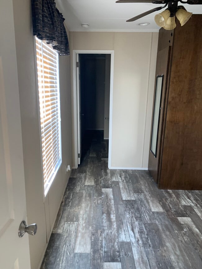 Building Photo - Early Bird Estates Unit #8
