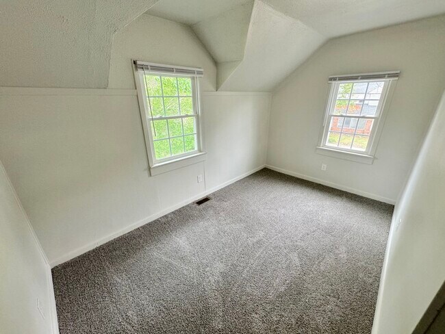 Building Photo - COME MEET YOUR NEW HOME! 2 BEDROOM APARTMENT IN PORTSMOUTH FOR RENT