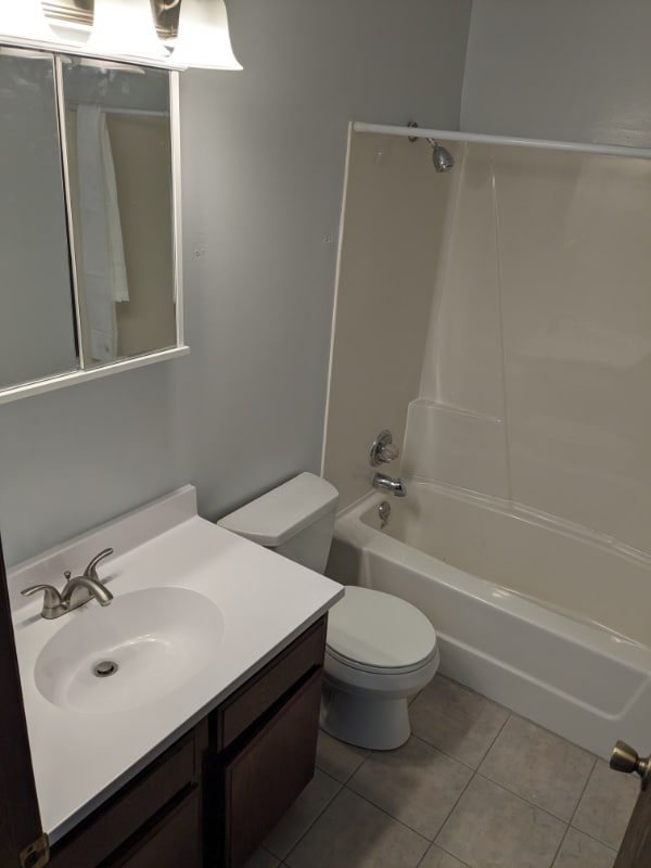 Building Photo - 213 Logan St