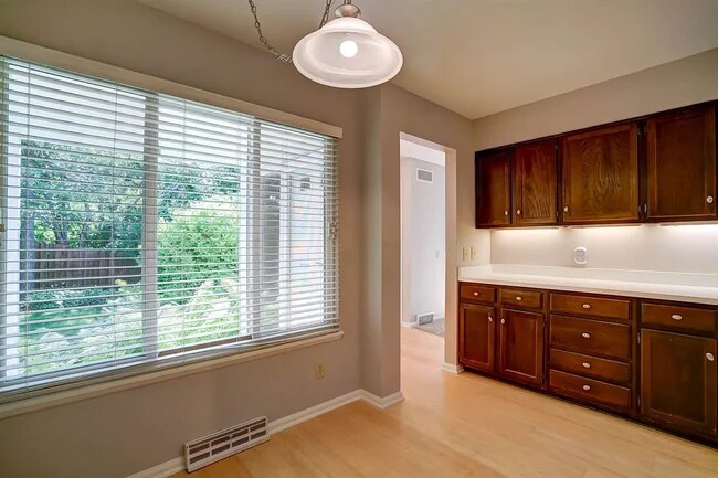 Building Photo - 11 Gray Birch Trl