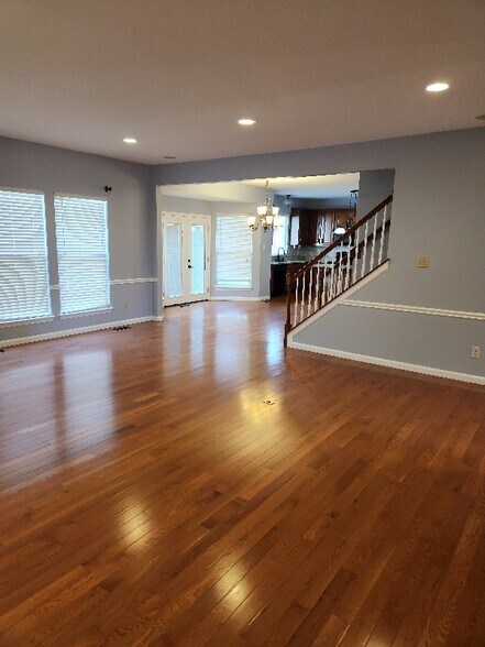 Building Photo - 3802 Scarlet Oak Dr