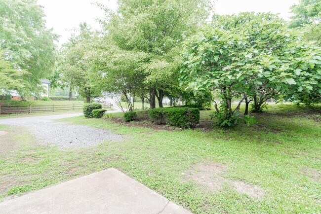 Building Photo - 8413 Woodford Bridge Dr