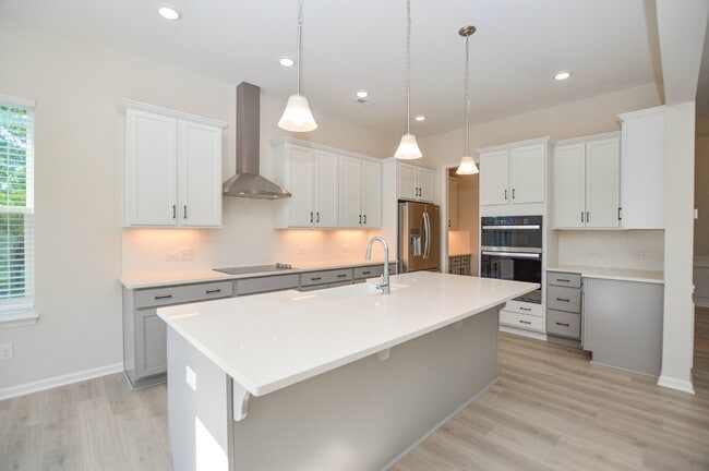 Building Photo - New Price | Brand-New 5 Bedroom Tega Cay Home with Flexible Lease Options