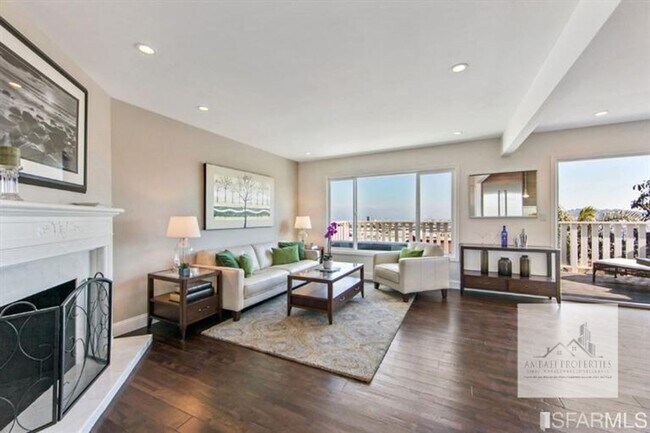 Building Photo - Bernal Heights Oasis: Stunning Renovated View Home with Modern Chic Open House Sunday 1/18 2-4