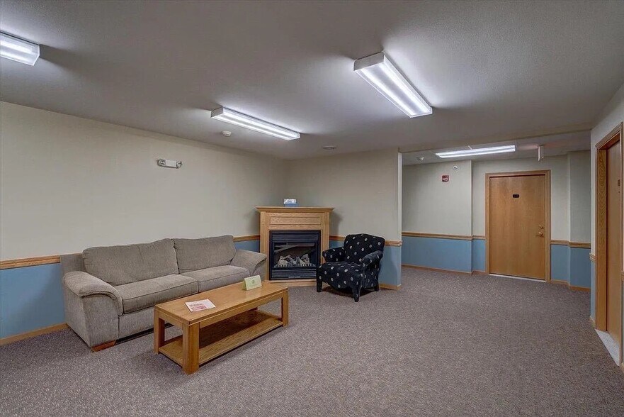 Building Photo - 102 Prairie Heights Dr