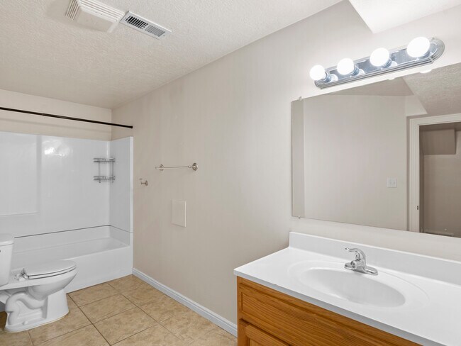 Building Photo - 10988 Birch Creek Rd