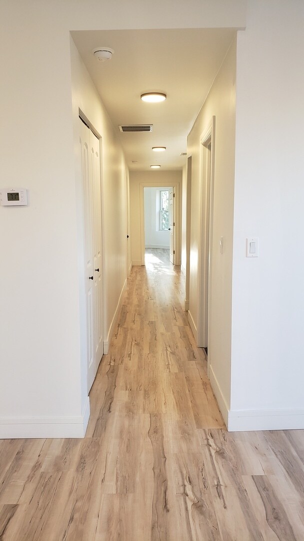 Building Photo - 1123 N Mozart St