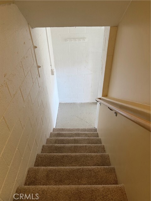 Building Photo - 1761 Deerhill Trail