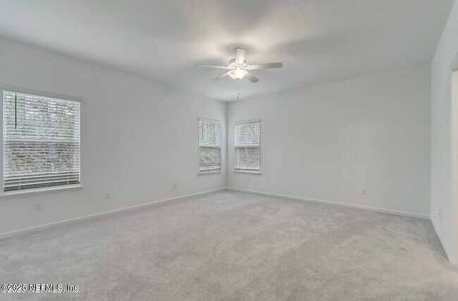 Building Photo - 300 Gan Wy