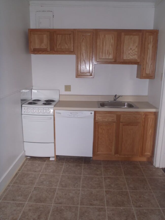 Interior Photo - Clifwood