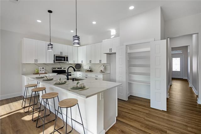 Building Photo - 1437 Norwood Dr