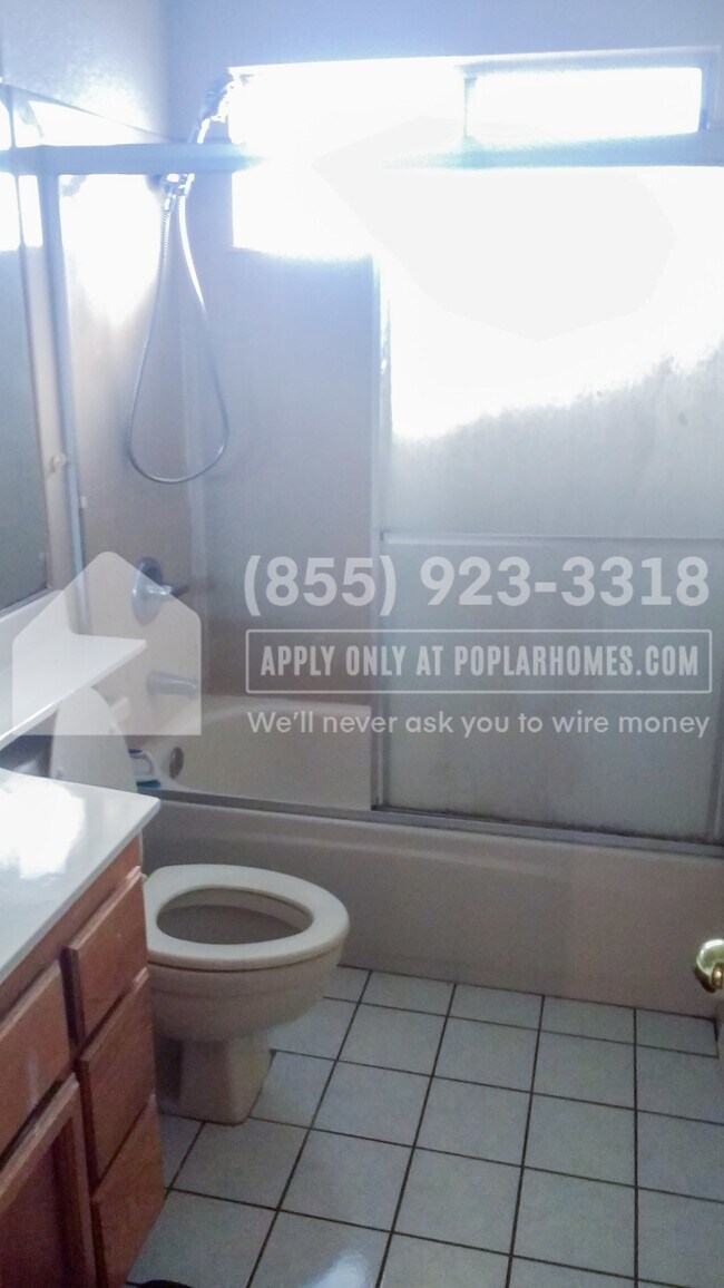 Building Photo - 4475 Red Oak Common