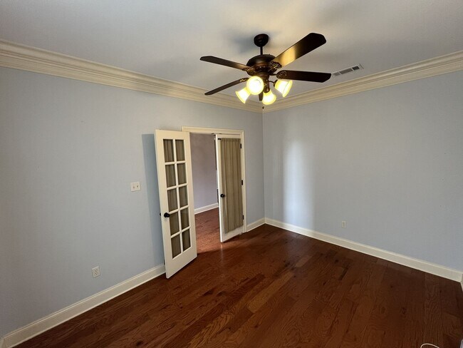 Building Photo - 7335 Oak View Dr.