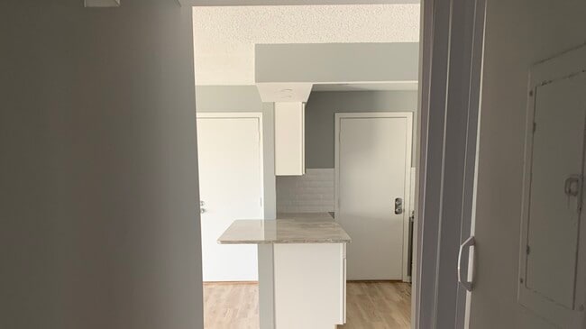 Building Photo - 8141 W 84th Pl