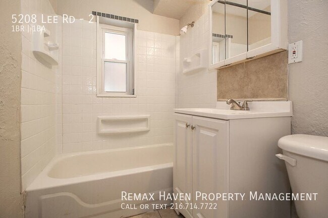 Building Photo - 5208 Lee Rd #2, Maple Hts - 1 bed 1 bath a...
