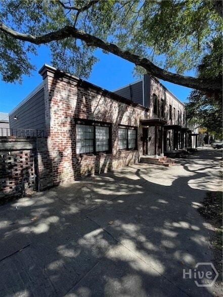 Building Photo - 508 E Liberty