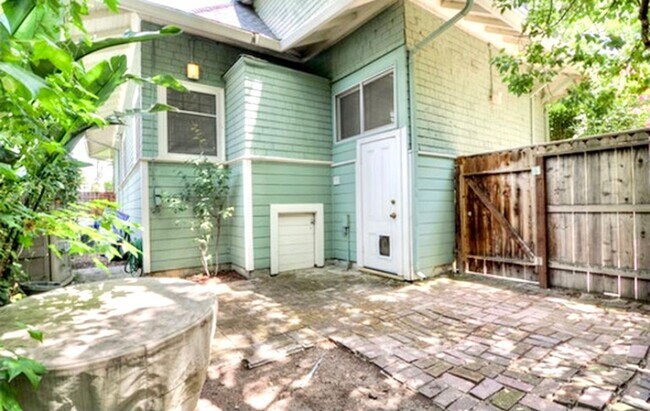 Building Photo - 2530 O St