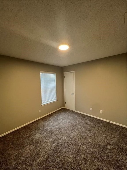 Building Photo - 1374 N Chickadee Ave