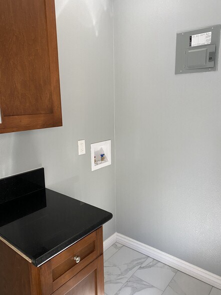 Building Photo - 8676 Evergreen Ave