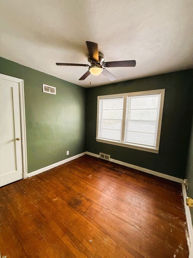 Building Photo - Spacious 3 Bedroom Rental!