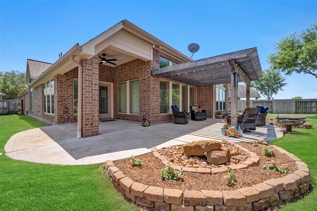 Building Photo - 17638 Cleeves Dr