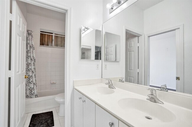 Building Photo - 3313 NW 29th Ct