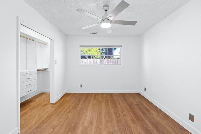 Building Photo - 4 bed/ 3 bath Single-Family Home in North Napa