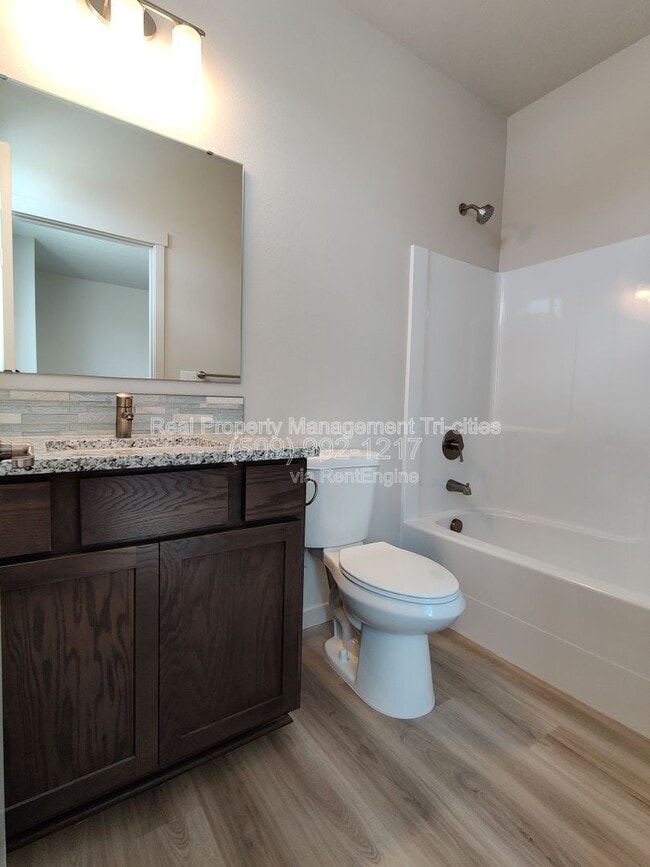 Building Photo - 3918 W 5th Pl