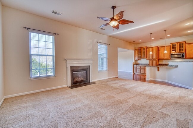 Building Photo - Incredible Home In Gated Community/Simpsonville