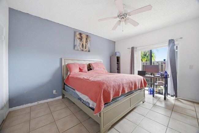 Building Photo - 4102 Waterview Cir