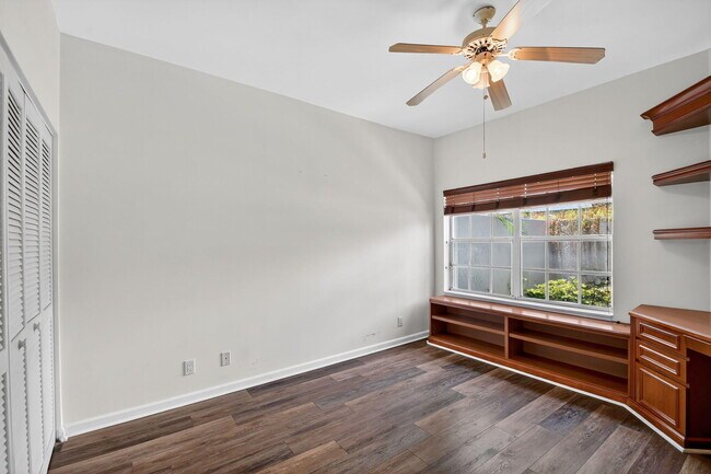 Building Photo - 11570 Briarwood Cir