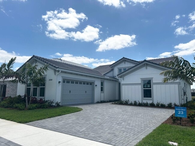 Building Photo - 15192 Wildwood Cir