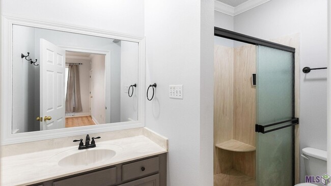 Building Photo - 4464 Highland Rd