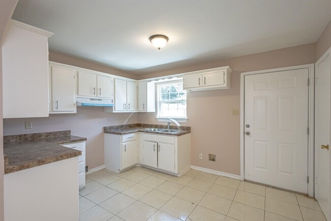 Building Photo - 227 Malaga Dr