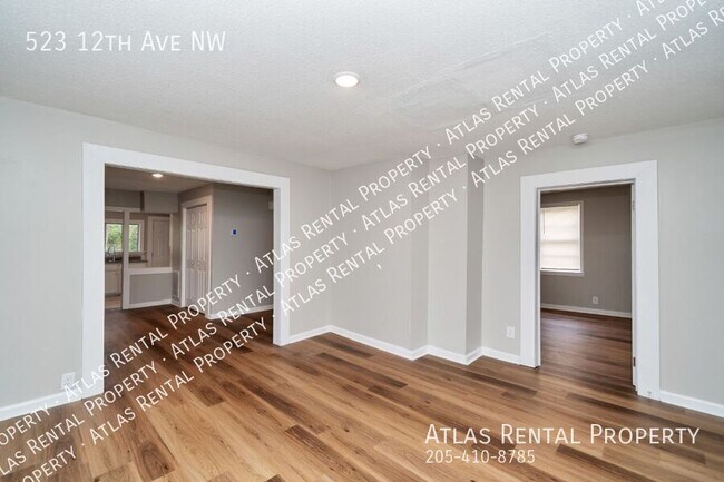 Building Photo - 523 12th Ave NW