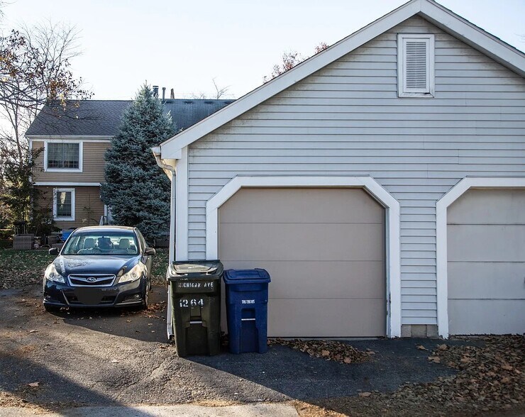 Building Photo - 1264 Michigan Ave