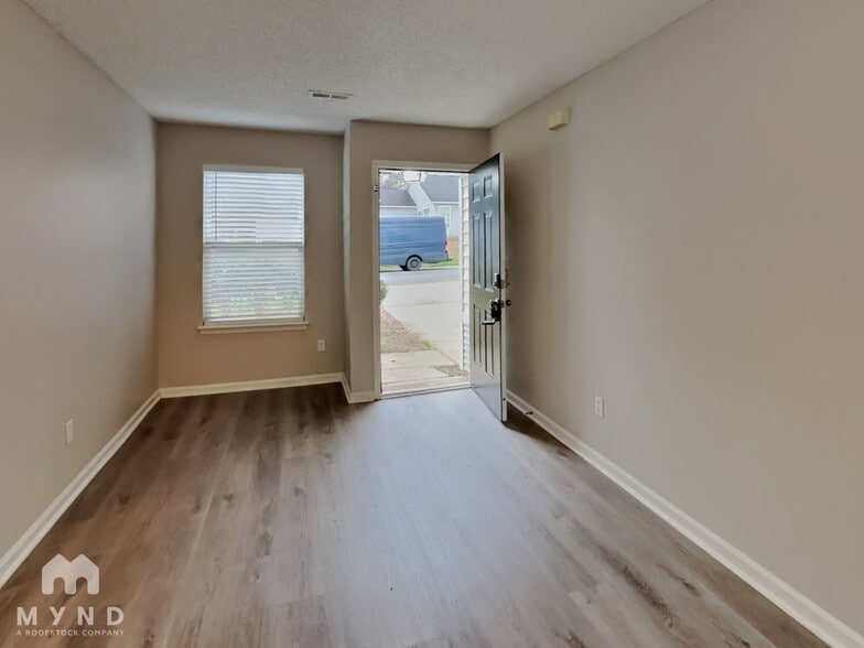 Building Photo - 6325 McIntyre Ridge Dr