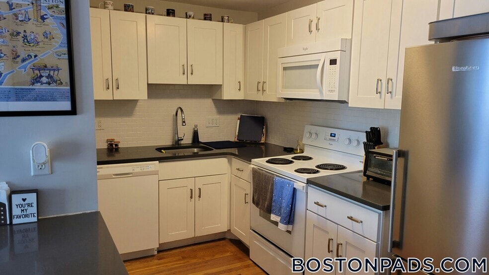 Building Photo - 134 Summer St